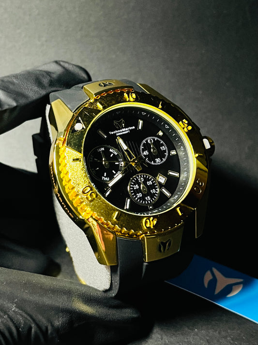 Technomarine con Correa Negra, Bordes Dorados y Esfera Negra